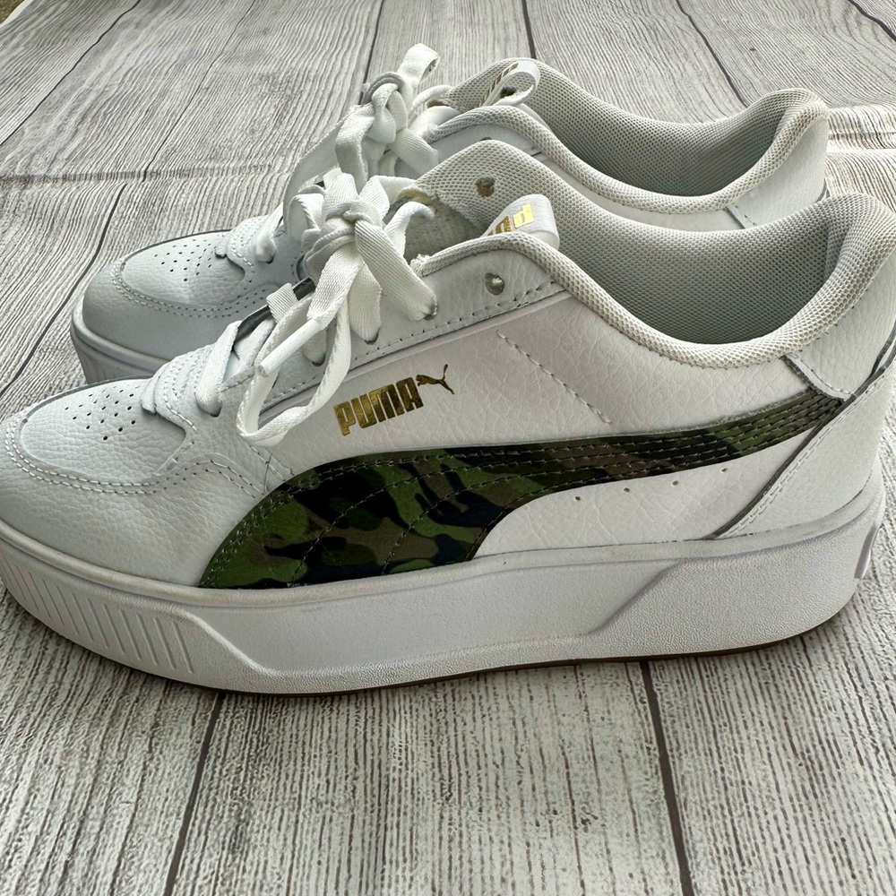 Puma white leather platform CAMO tennis shoes
